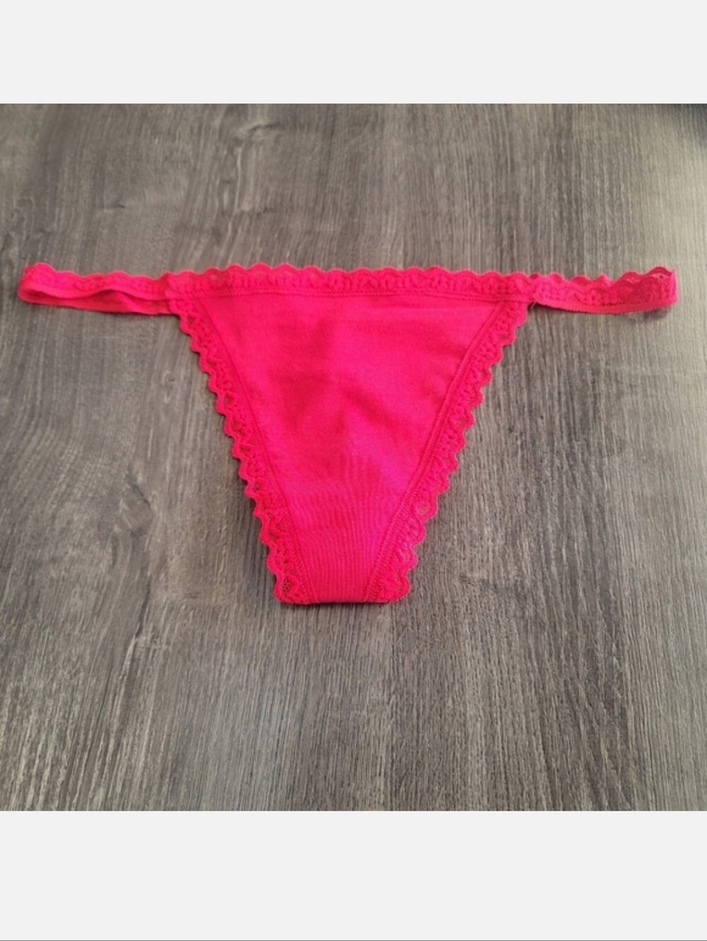 VICTORIA'S SECRET Lace-Trim Cotton V-String Panty RED MEDIUM